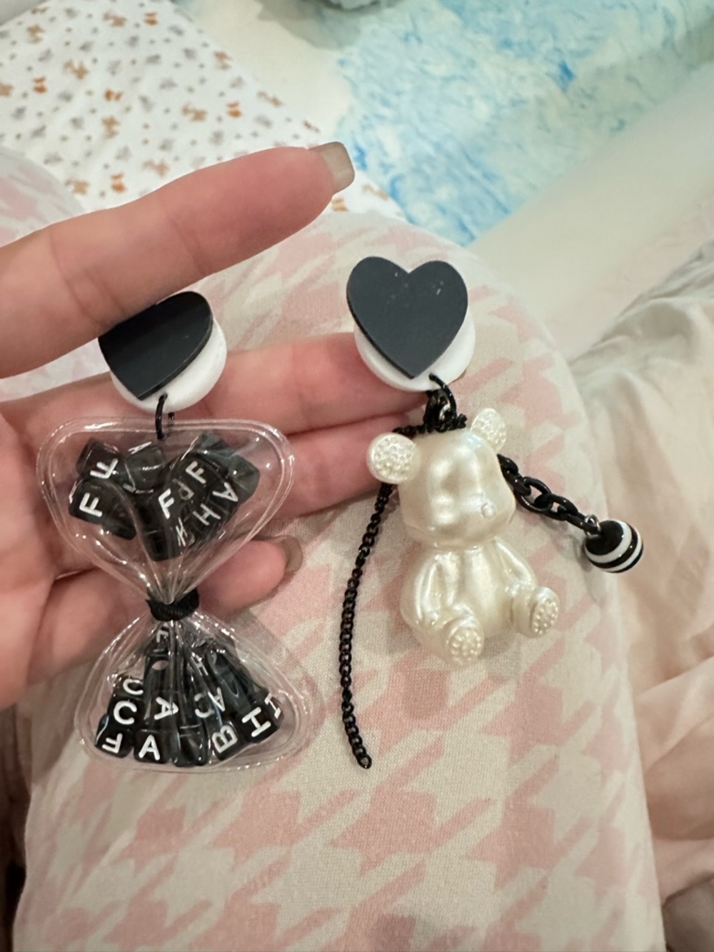 Pearl Teddy & Letter Hourglass Dangle Earrings - Black & White